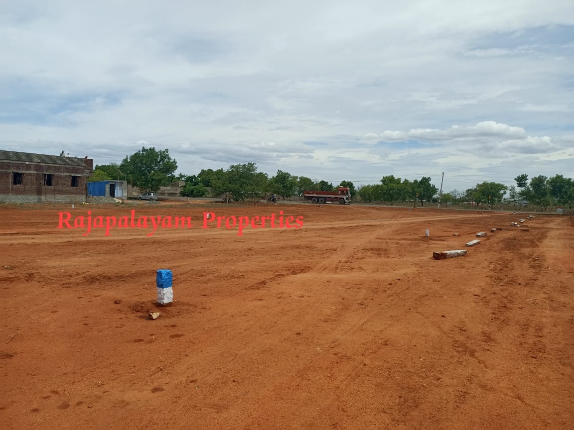 4 பிளாட்டுகள் விற்பனைக்கு