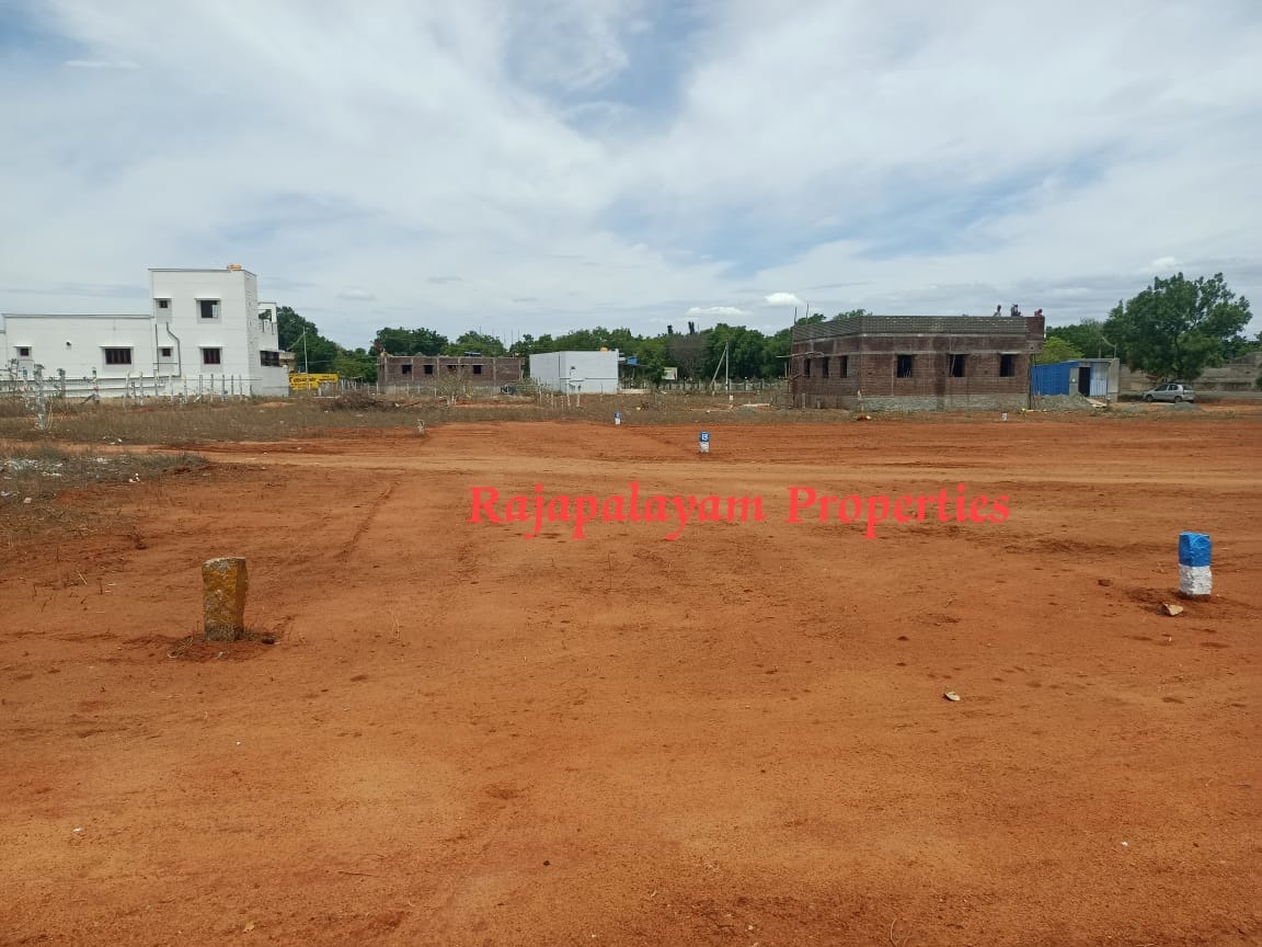 4 பிளாட்டுகள் விற்பனைக்கு
