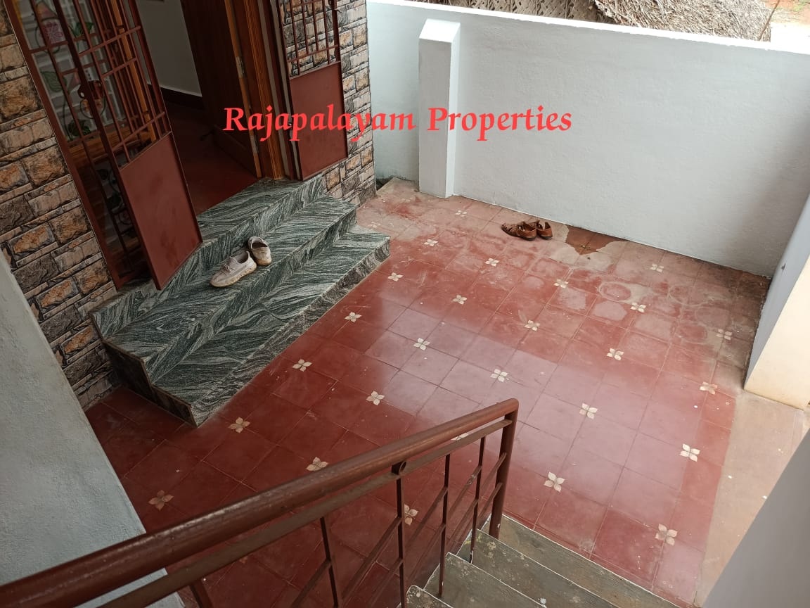 2.65 சென்டில் 2 BHK வீடு விற்பனைக்கு