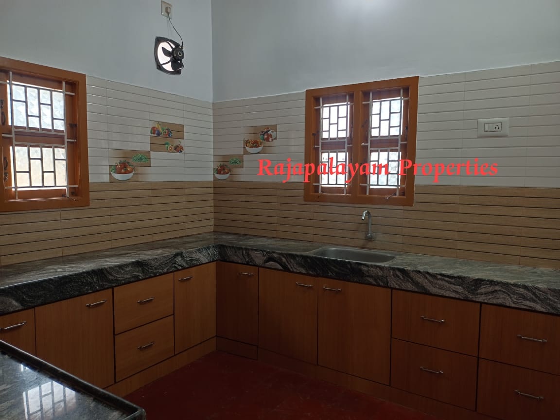 2.65 சென்டில் 2 BHK வீடு விற்பனைக்கு