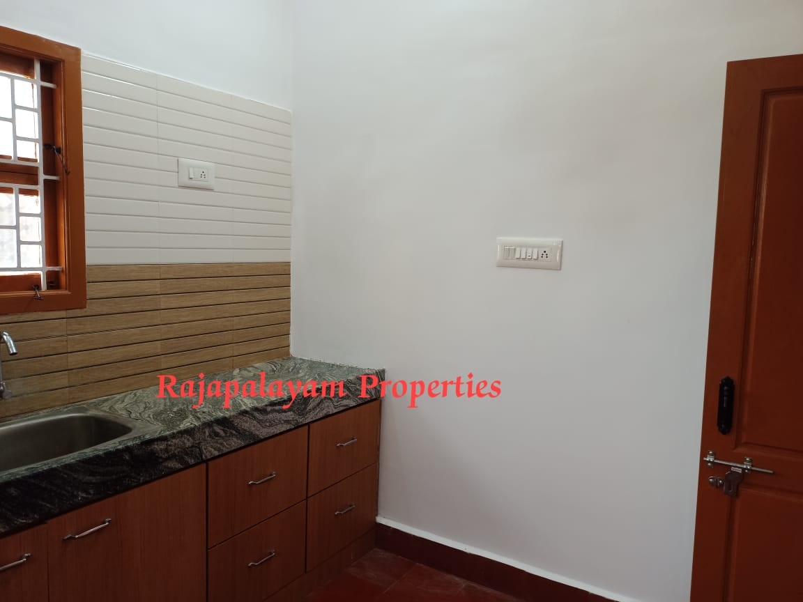 2.65 சென்டில் 2 BHK வீடு விற்பனைக்கு